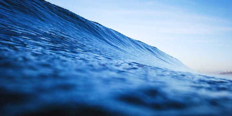 中国制造新标杆：轨道交通车辆内饰五金合规性设计指南——聚焦阻燃材料与无障碍扶手