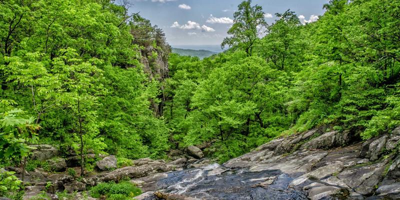 中国制造新高度：5G基站铝合金压铸壳体与散热鳍片的轻量化协同设计