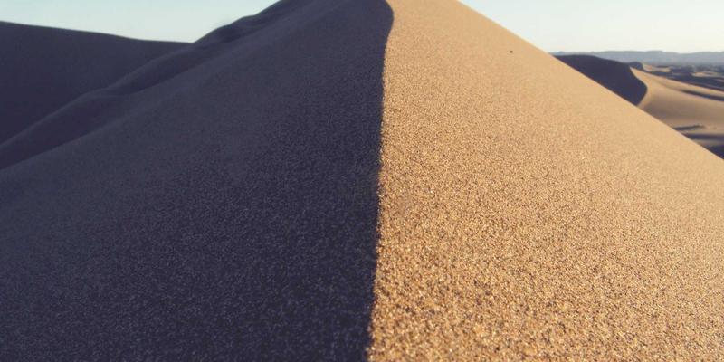 中国制造新高度：系统化五金解决方案如何重塑幕墙安全与抗震设计